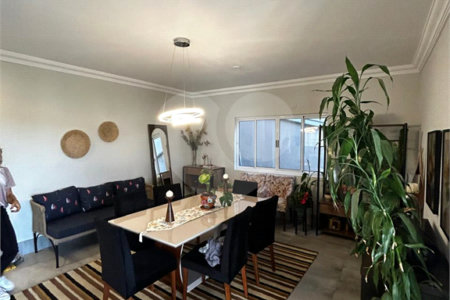 Casa à venda com 3 quartos, sendo 1 suíte, no condomínio Loteamento Recanto dos Paturis, Vinhedo - SP