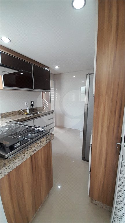 Casa à venda com 3 quartos, sendo 1 suíte, no condomínio Residencial Jardins, São Bernardo do Campo - SP