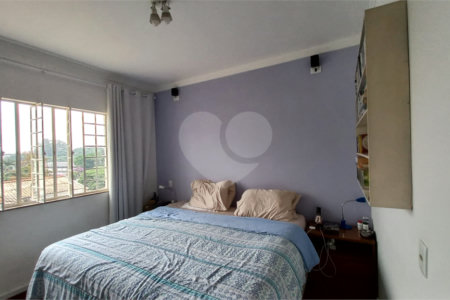 Sobrado à venda com 3 quartos, sendo 1 suíte, em Vila Gomes, São Paulo, SP