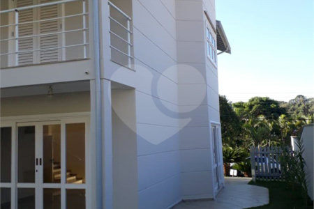 Sobrado à venda com 3 quartos, sendo 1 suíte,  em Condomínio Residencial Terras do Caribe, Valinhos, SP