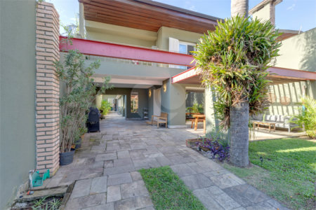 Casa à venda com 4 quartos, sendo 2 suítes,  em Alto da Boa Vista, São Paulo, SP