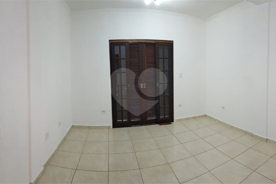Sobrado à venda com 2 quartos, sendo 1 suíte, em Tremembé, São Paulo, SP