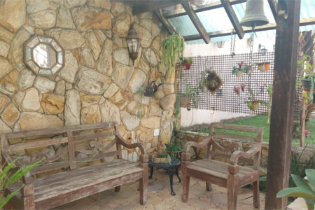 Casa à venda ou para alugar com 5 quartos, sendo 1 suíte, em Cumbari, Mairiporã, SP