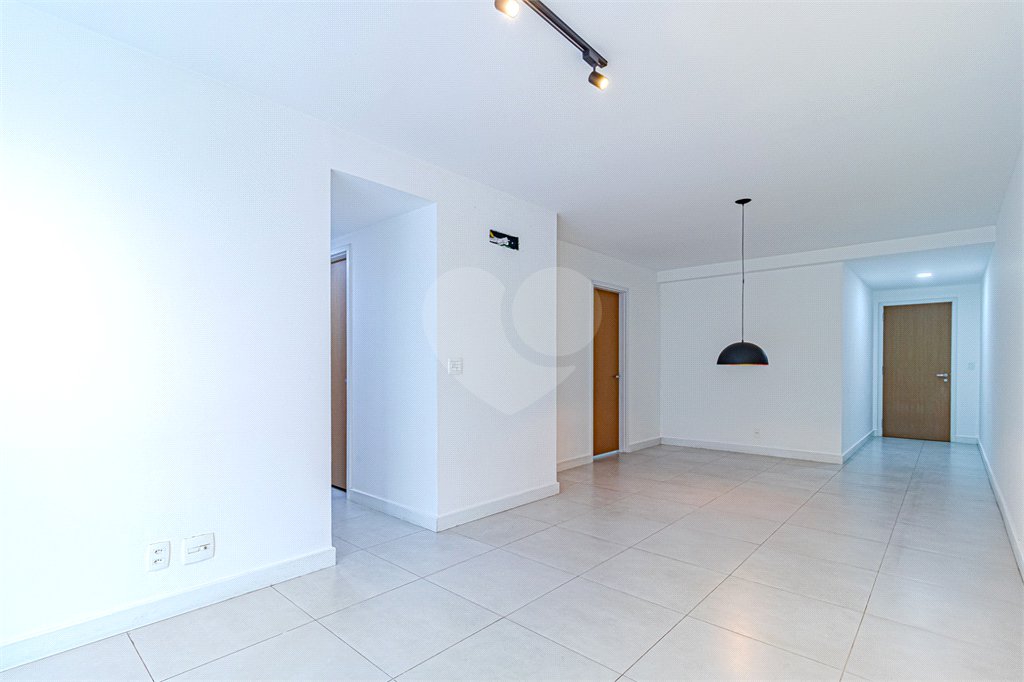 Apartamento à venda com 3 quartos, sendo 2 suítes, em Lagoa, Rio de Janeiro, RJ