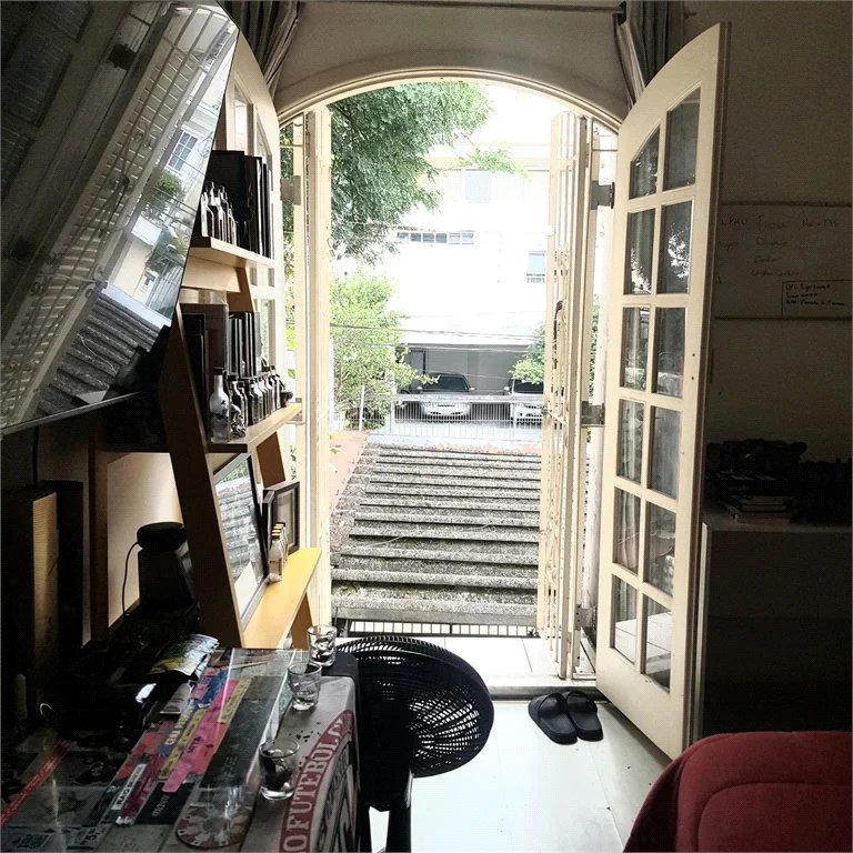 Sobrado à venda com 4 quartos, sendo 2 suítes, em Jardim Leonor, São Paulo, SP