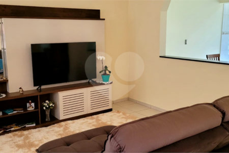 Casa à venda com 3 quartos, sendo 1 suíte,  no Centro, Guararema, SP