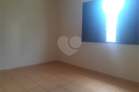 Sobrado à venda com 3 quartos em Vila Clarice, São Paulo, SP