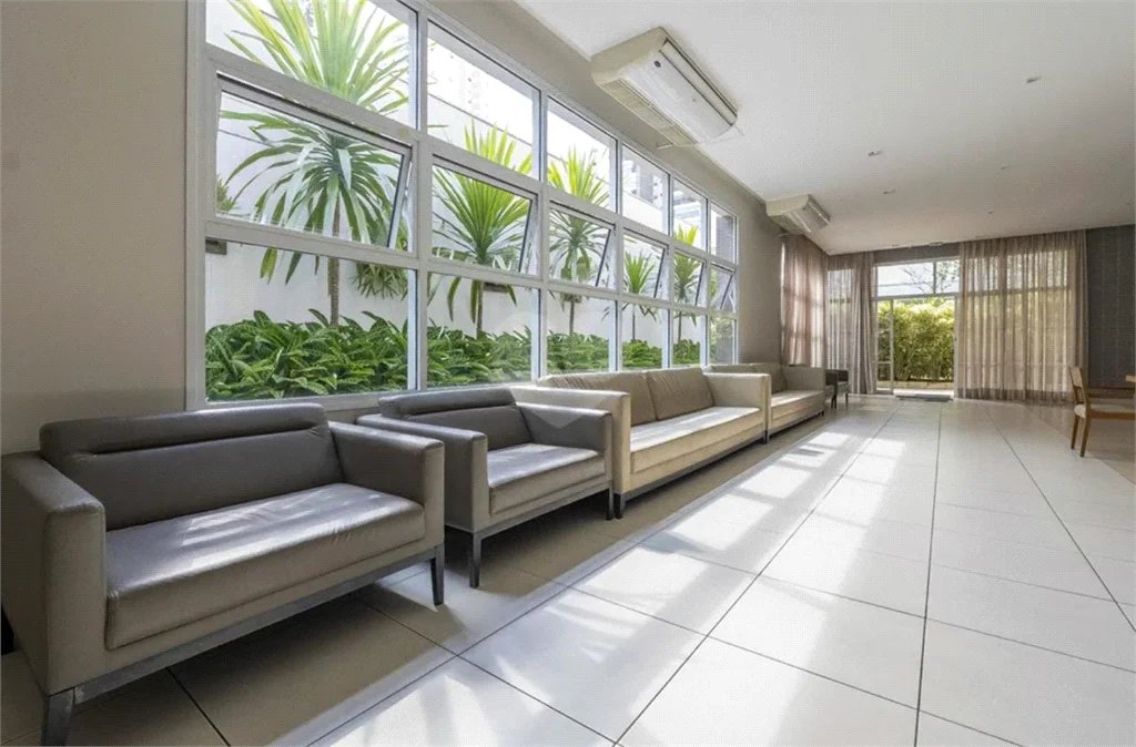 Apartamento à venda com 3 quartos, sendo 1 suíte, em Parque Reboucas, São Paulo, SP