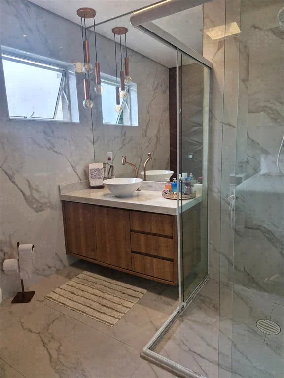 Sobrado à venda com 3 quartos, sendo 1 suíte, em Vila Lageado, São Paulo, SP