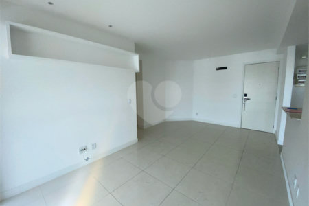 Apartamento à venda com 2 quartos, sendo 1 suíte, em Recreio dos Bandeirantes, Rio de Janeiro, RJ