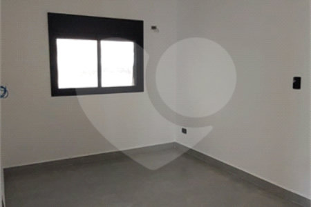 Casa à venda ou para alugar com 5 quartos, sendo 3 suítes, no condomínio Figueira Garden, Atibaia - SP
