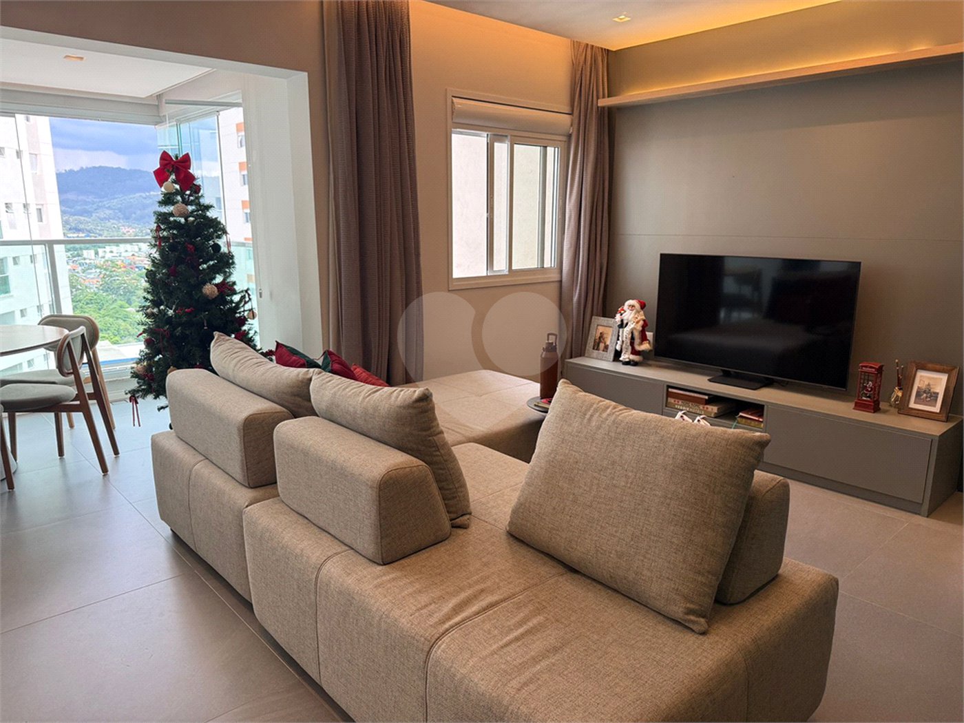 Apartamento à venda com 2 quartos, sendo 1 suíte,  em Vila Mogilar, Mogi das Cruzes, SP