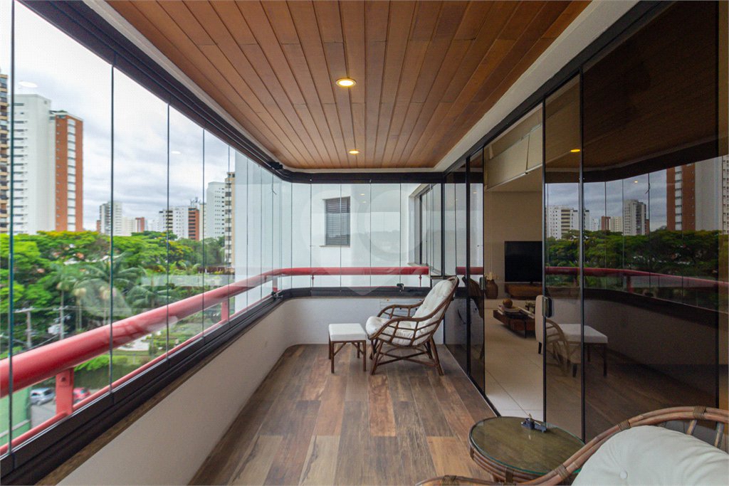 Apartamento à venda com 4 quartos, sendo 3 suítes, em Campo Belo, São Paulo, SP