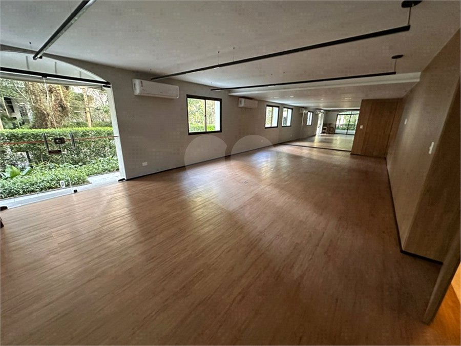 Apartamento para alugar com 3 quartos, sendo 2 suítes, em Moema, São Paulo, SP
