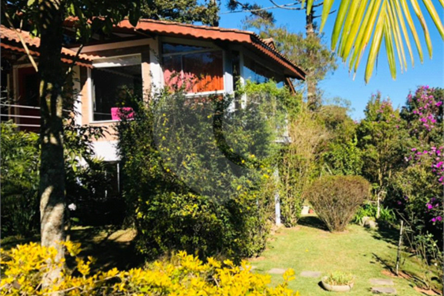 Casa Térrea à venda com 4 quartos, sendo 1 suíte, em Roseira, Mairiporã, SP
