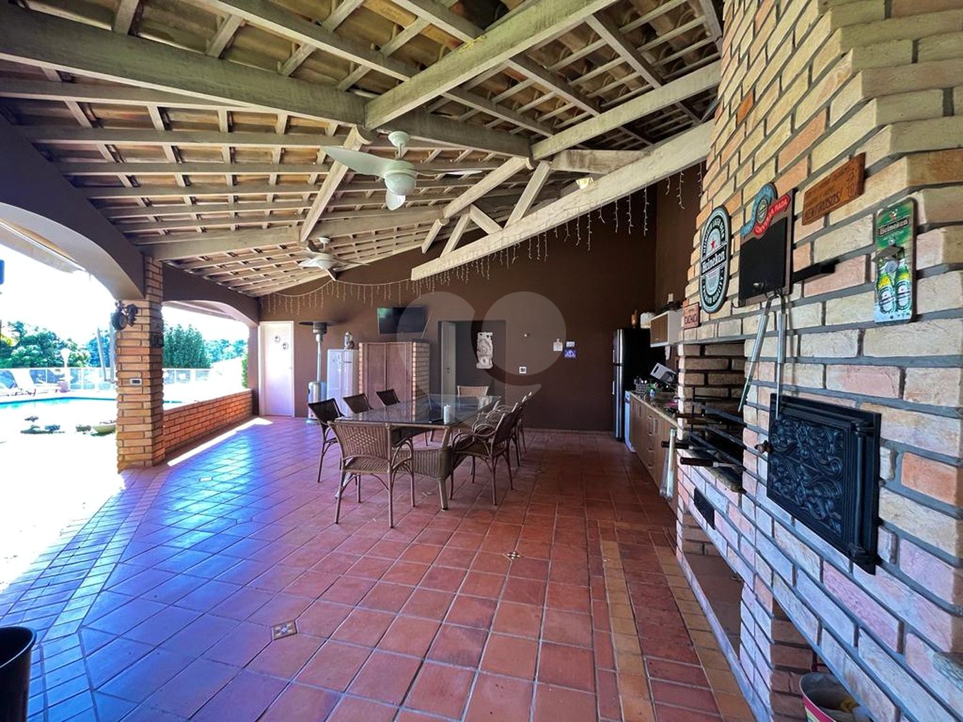 Casa à venda com 5 quartos, sendo 3 suítes, no condomínio Santa Teresa 1, Vinhedo - SP