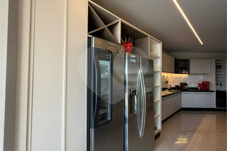 Casa à venda com 5 quartos, sendo 4 suítes,  em Village do Lago, Três Lagoas, MS