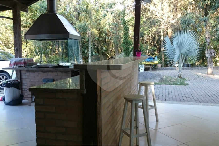 Sobrado à venda com 3 quartos, sendo 2 suítes, em Roseira, Mairiporã, SP