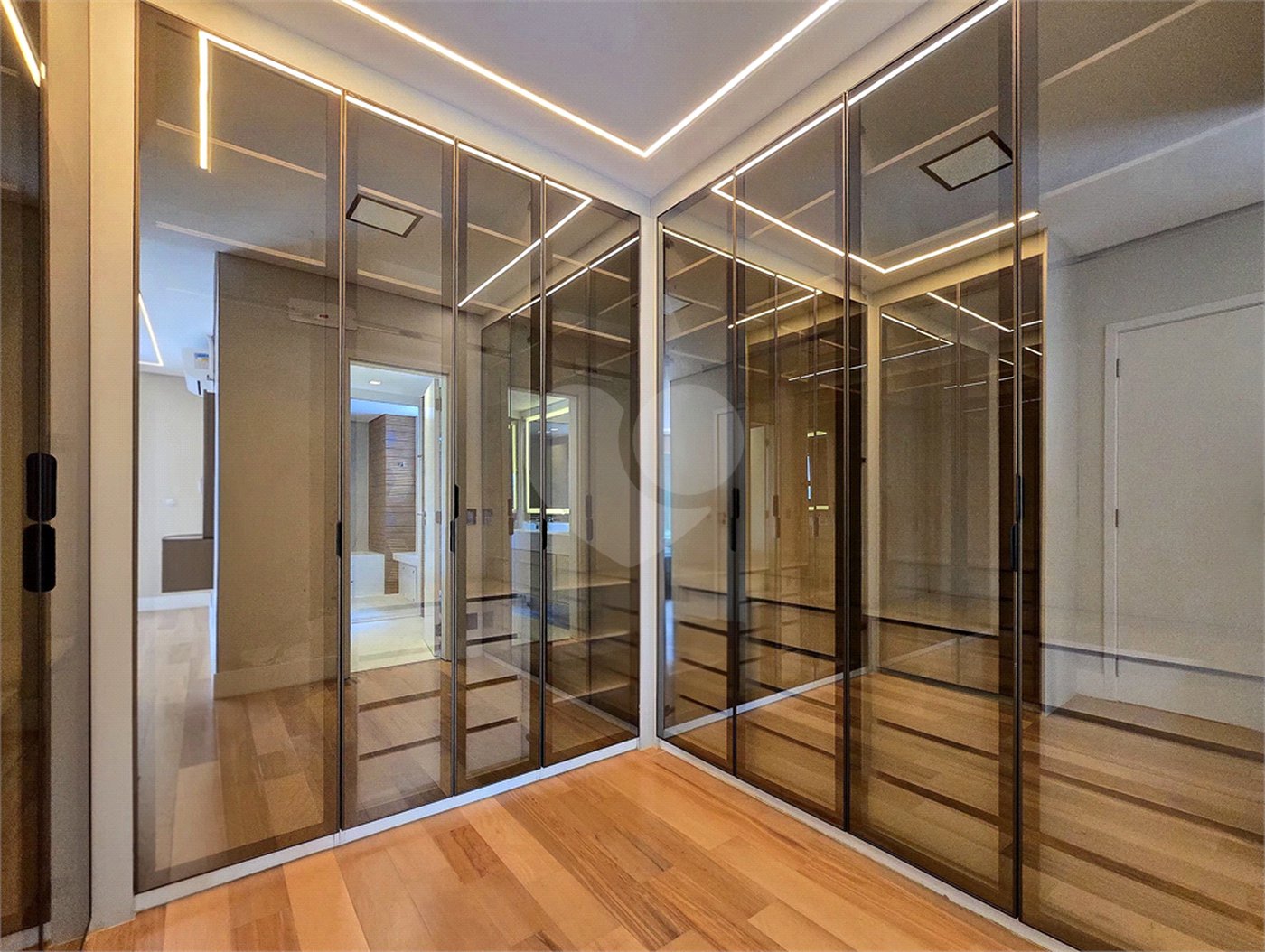 Apartamento à venda com 5 quartos, sendo 4 suítes, em Santa Cecília, São Paulo, SP