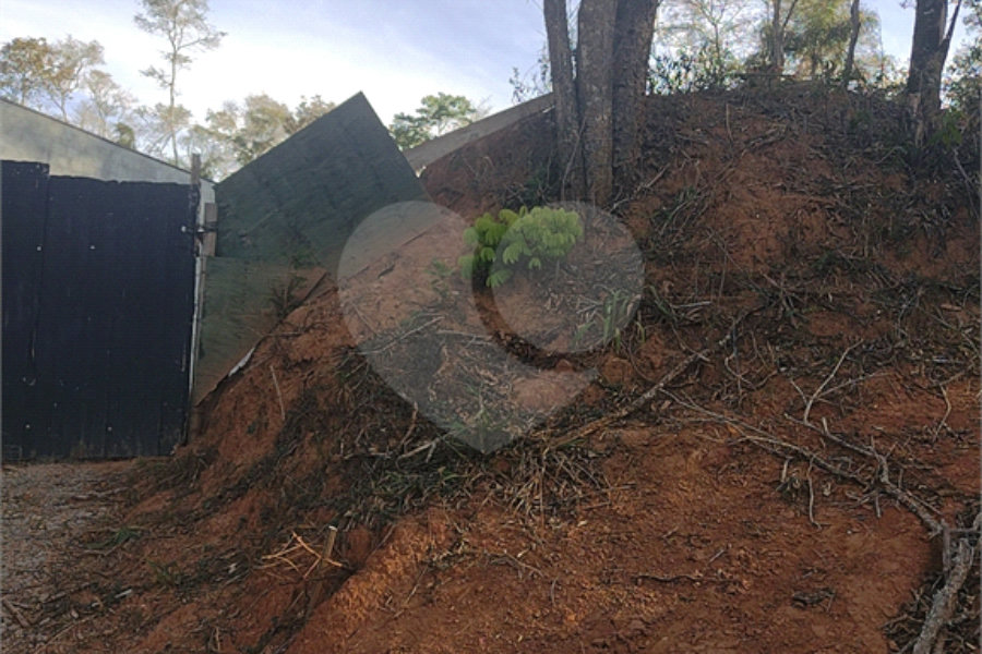 Terreno à venda no condomínio Associação Mirante da Mantiqueira, Mairiporã - SP