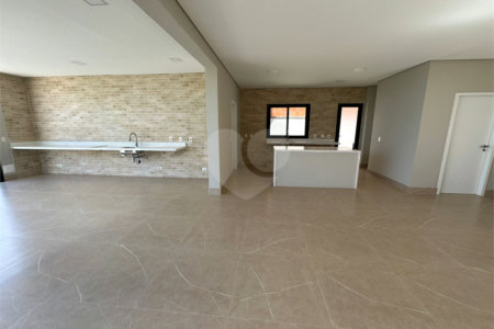 Casa à venda com 4 suítes no condomínio Villas do Golf, Itu - SP