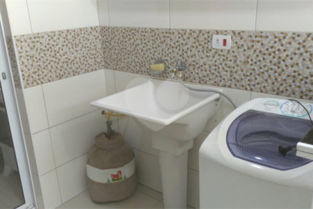 Casa Térrea à venda com 3 quartos, sendo 1 suíte,  em Jardim Estância Brasil, Atibaia, SP