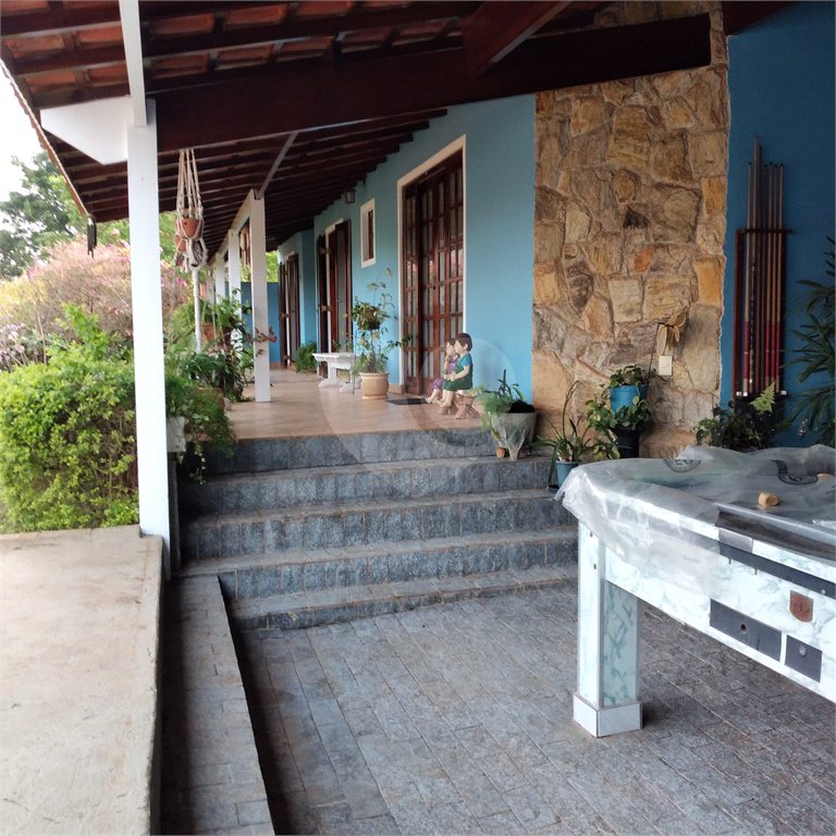 Chácara à venda com 4 quartos, sendo 1 suíte,  em Vila Dom Pedro, Atibaia, SP