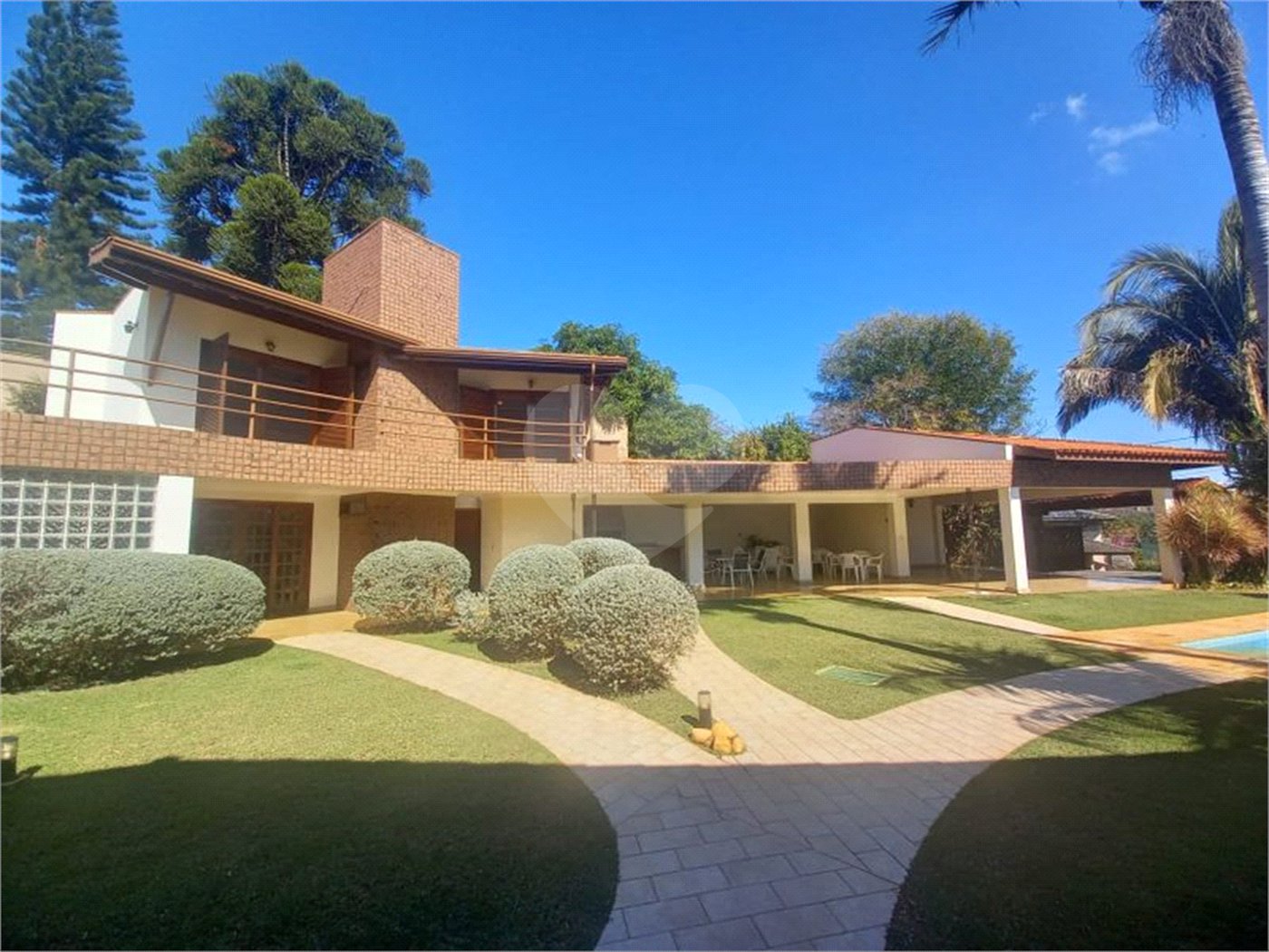 Casa à venda com 5 quartos, sendo 2 suítes, no condomínio Estância Marambaia, Vinhedo - SP
