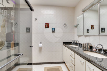 Sobrado à venda com 3 quartos, sendo 1 suíte, em Chácara Flora, São Paulo, SP