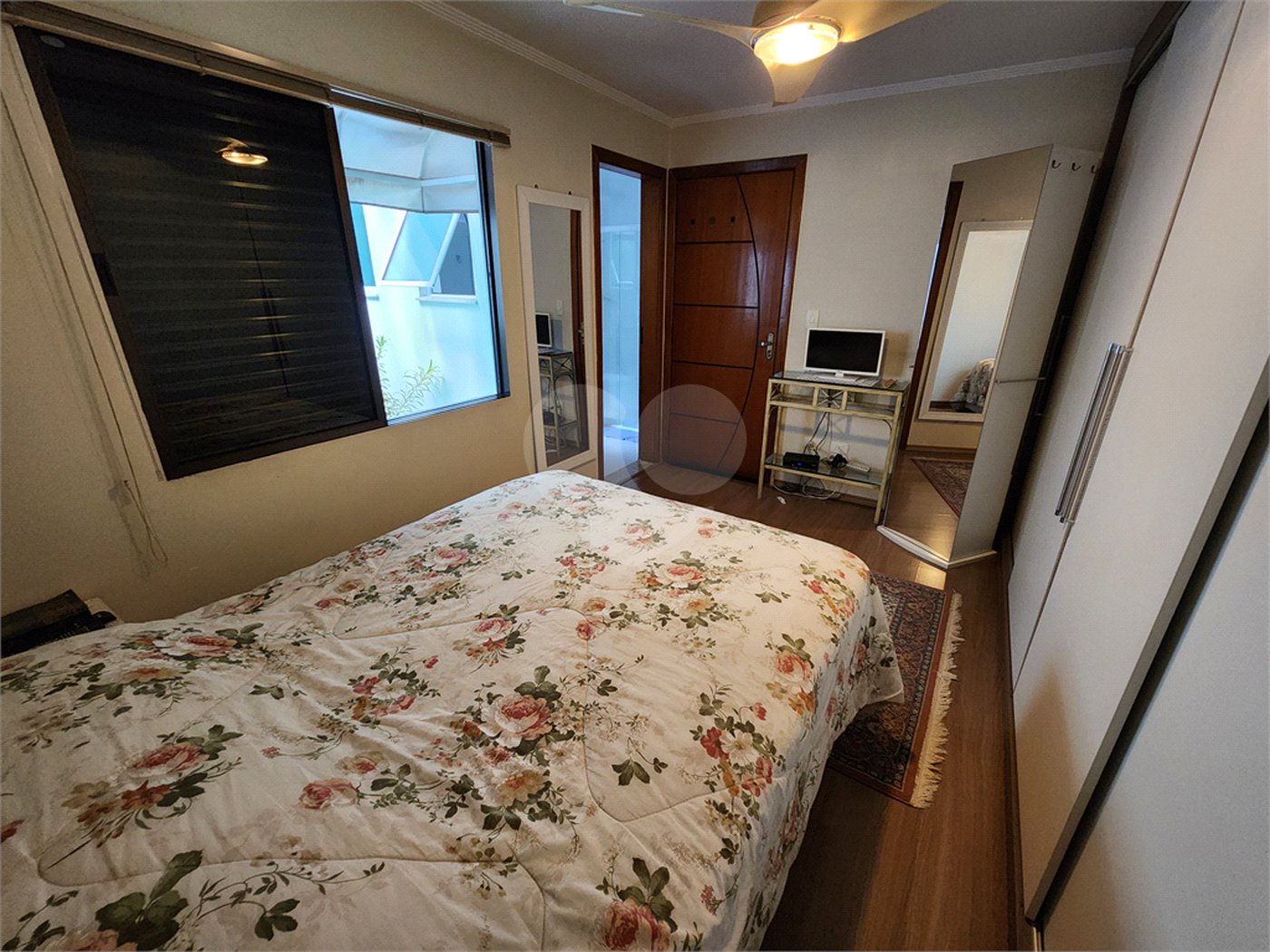 Casa à venda com 4 quartos, sendo 3 suítes,  em Vila Rosália, Guarulhos, SP