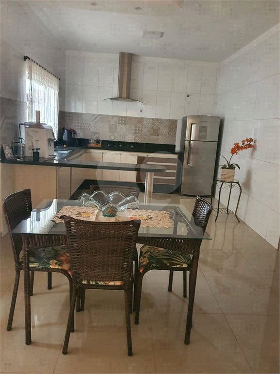 Casa à venda com 3 quartos, sendo 1 suíte, no Centro, Araraquara, SP