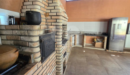 Casa Térrea à venda ou para alugar com 8 quartos, sendo 4 suítes,  em Vila Pereira Barreto, São Paulo, SP