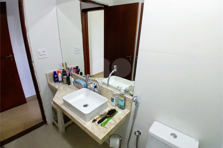 Sobrado à venda com 3 quartos, sendo 1 suíte,  em Tremembé, São Paulo, SP