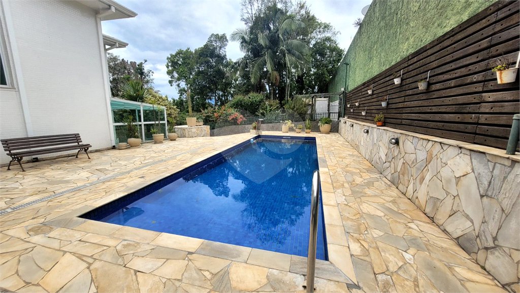 Casa à venda com 4 suítes no condomínio Jardim da Montanha I, Mairiporã - SP