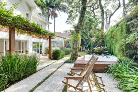 Casa à venda com 3 suítes no condomínio Parc Vignoble, São Paulo - SP