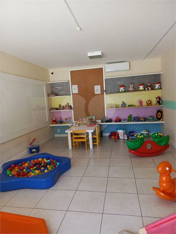 Casa à venda com 3 quartos, sendo 1 suíte, no condomínio Grand Family, Rio de Janeiro - RJ