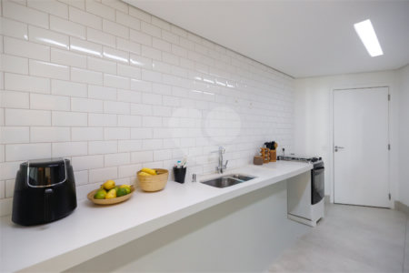 Apartamento à venda com 3 quartos, sendo 1 suíte,  em Vila Anastácio, São Paulo, SP
