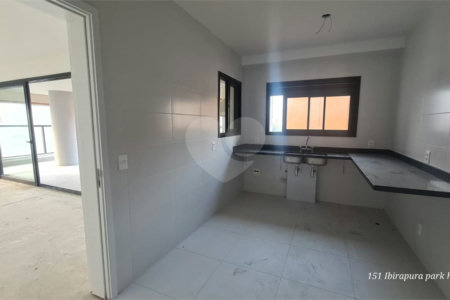 Apartamento à venda com 3 suítes em Moema, São Paulo, SP