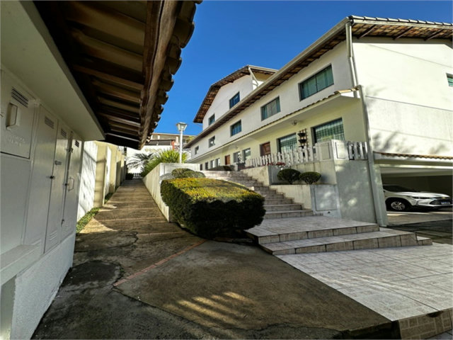 Casa à venda com 3 quartos, sendo 1 suíte,  no condomínio Residencial Jardim das Palmas, São Paulo - SP