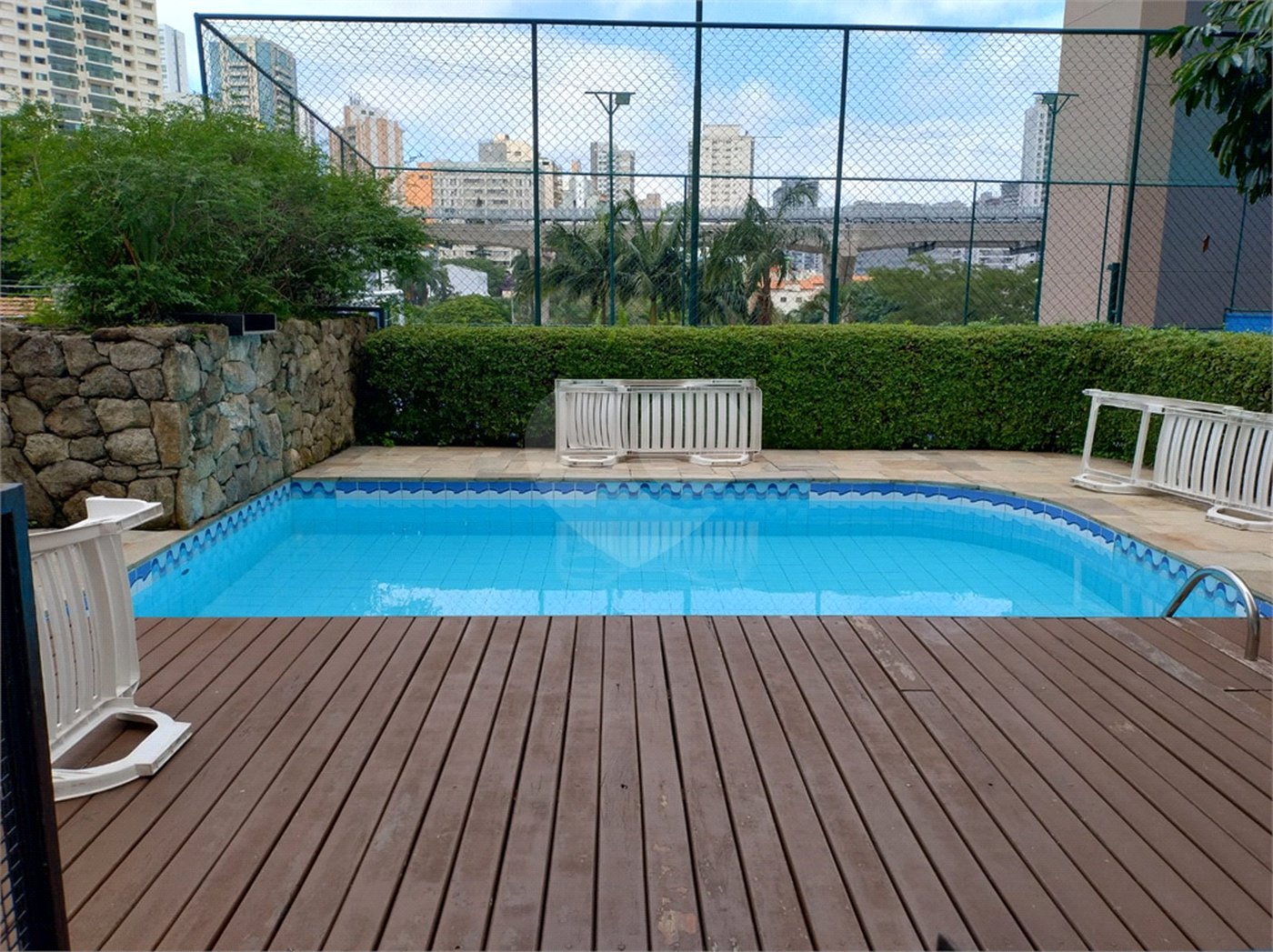 Apartamento para alugar com 3 suítes em Campo Belo, São Paulo, SP