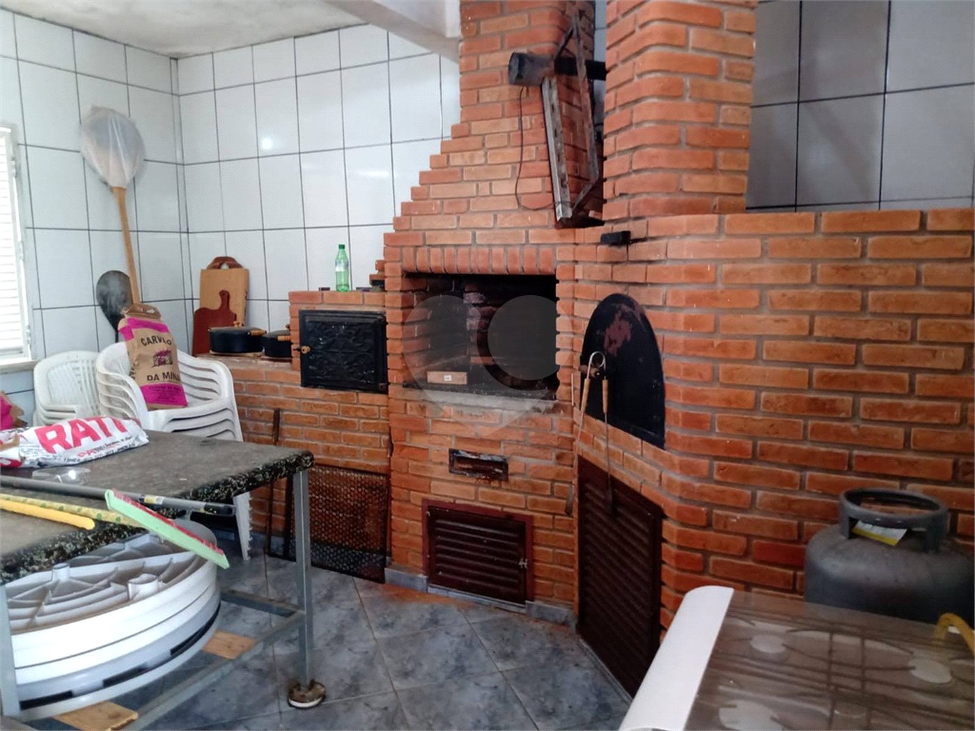 Chácara à venda com 3 quartos, sendo 1 suíte, no Centro, Porangaba, SP