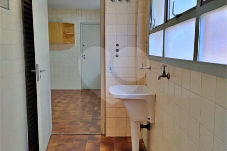 Apartamento à venda com 3 quartos, sendo 1 suíte, em Vila Olímpia, São Paulo, SP