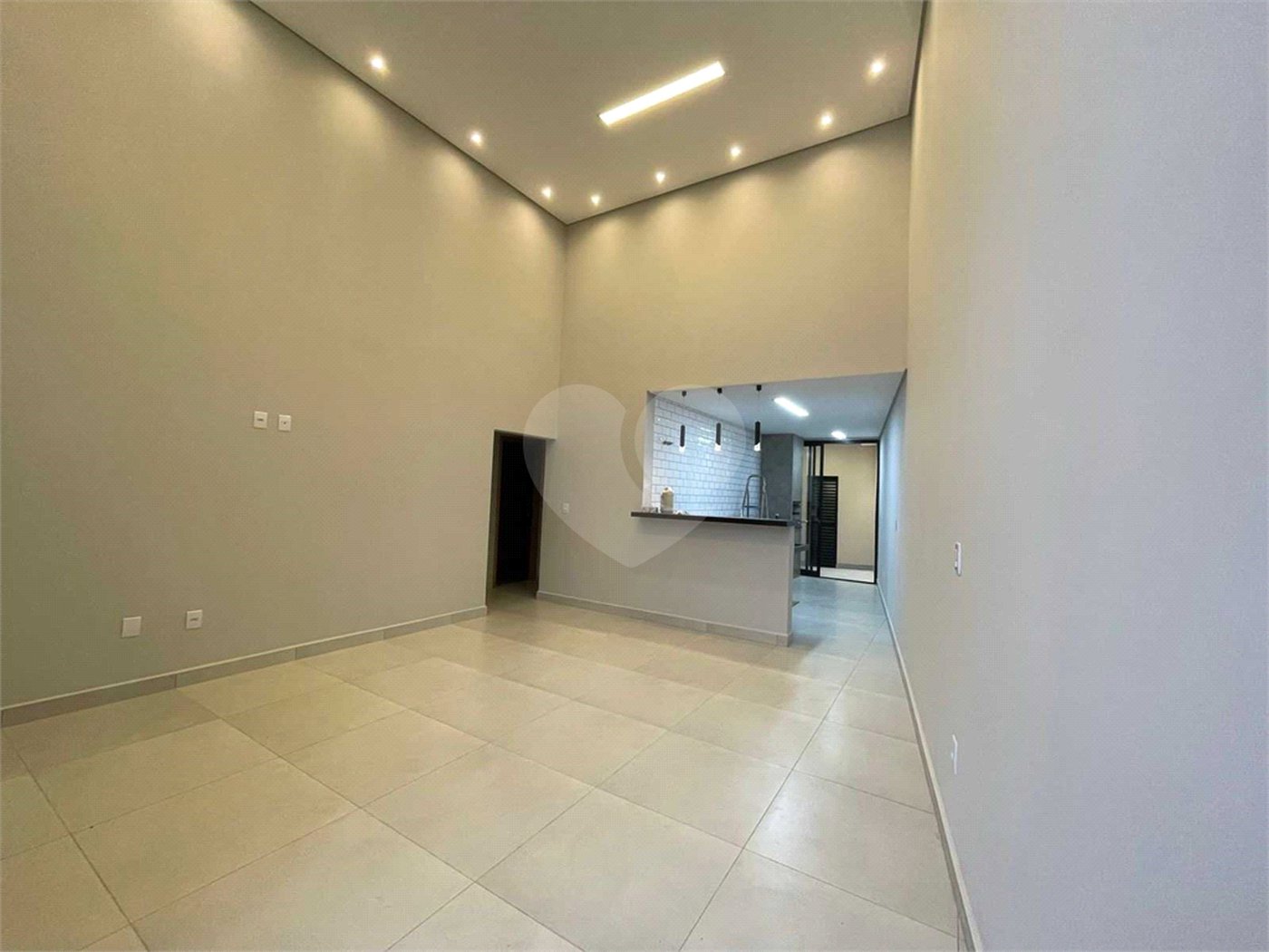 Casa à venda com 3 quartos, sendo 1 suíte, no condomínio Horto Florestal Villagio, Sorocaba - SP