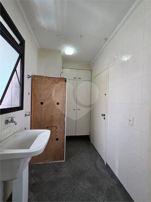 Apartamento à venda com 3 suítes em Vila Uberabinha, São Paulo, SP