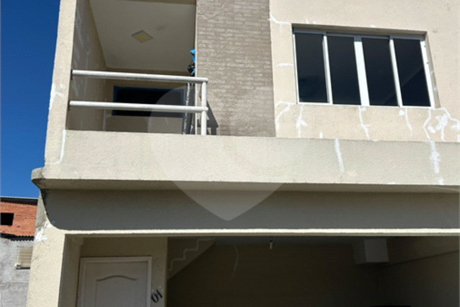 Casa à venda com 3 quartos, sendo 1 suíte,  no condomínio Village St. Louis, São Paulo - SP
