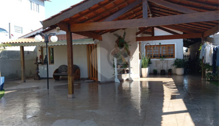 Casa à venda com 4 quartos, sendo 2 suítes,  em Guaxinduva, Atibaia, SP