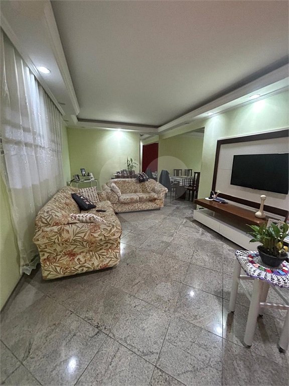 Sobrado à venda com 3 quartos, sendo 1 suíte, em Vila Nova Cachoeirinha, São Paulo, SP