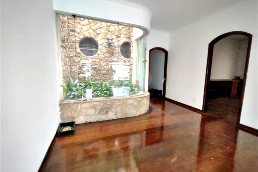 Sobrado à venda ou para alugar com 5 quartos, sendo 3 suítes, em Jardim França, São Paulo, SP