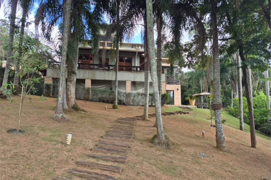 Casa à venda com 3 suítes no condomínio Sausalito, Mairiporã - SP