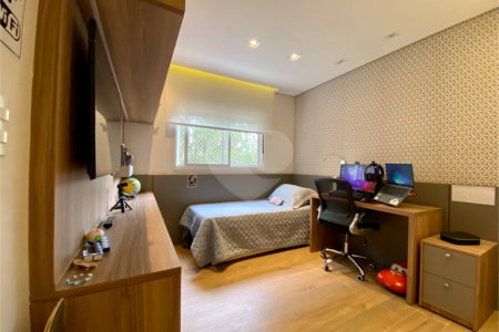 Apartamento à venda com 3 suítes em Vila Suzana, São Paulo, SP